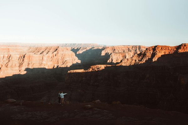Comment organiser une expédition de spéléologie dans les grottes de Postojna, Slovénie : équipements et guides locaux ?